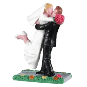 02927 - The Newlyweds