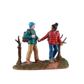 52536 - Hiking Couple